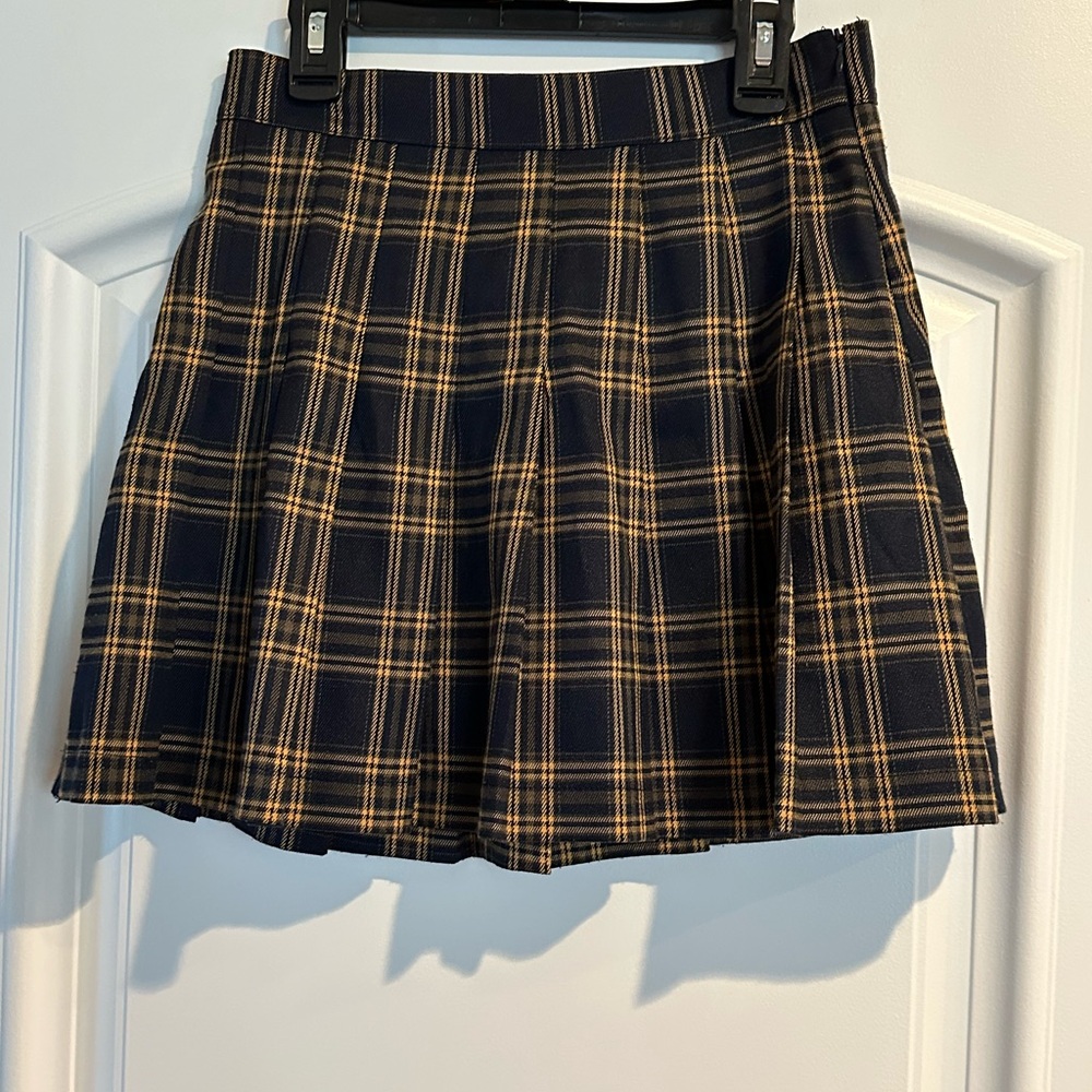 Full Tilt Plaid Brown and Yellow Pleated Skirt with Zipper Closure